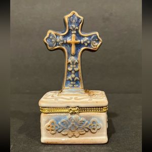 Vintage Ceramic Cross Blue Trinket/Keepsake Box Celtic Design Jesus Christian